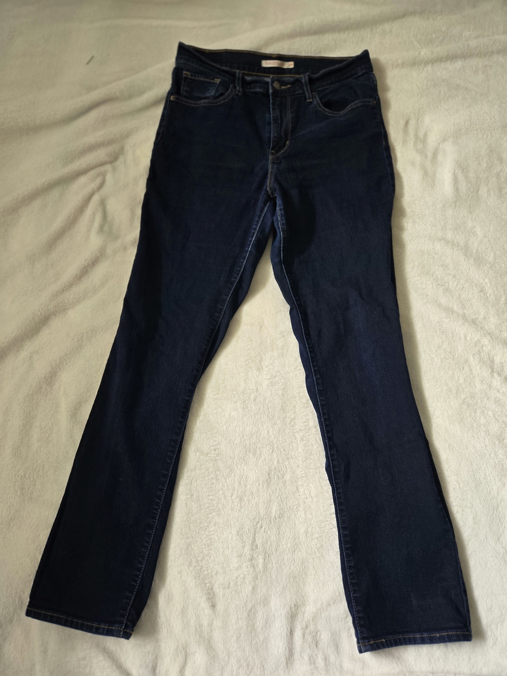 Levi's 724 Women's Dark Blue  Skinny Jeans